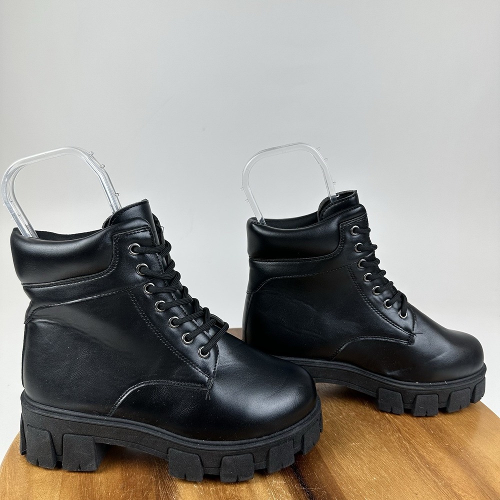 Womens Wild Diva Lounge Black Faux Leather Lace Up Lug Combat Boots Size 5.5 M